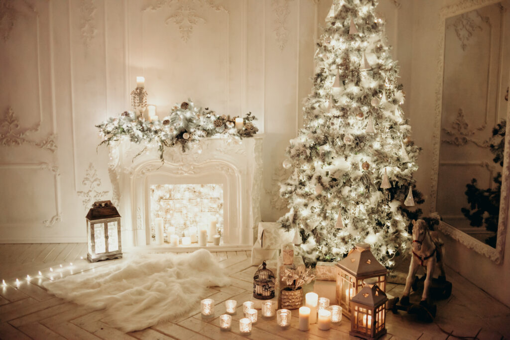 classical,interior,of,a,white,room,with,a,decorated,fireplace,